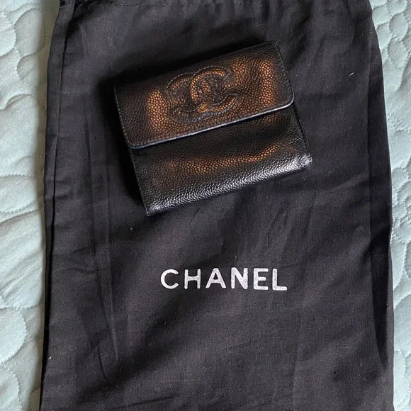 Chanel Textured Black Wallet - Picture 5 of 9